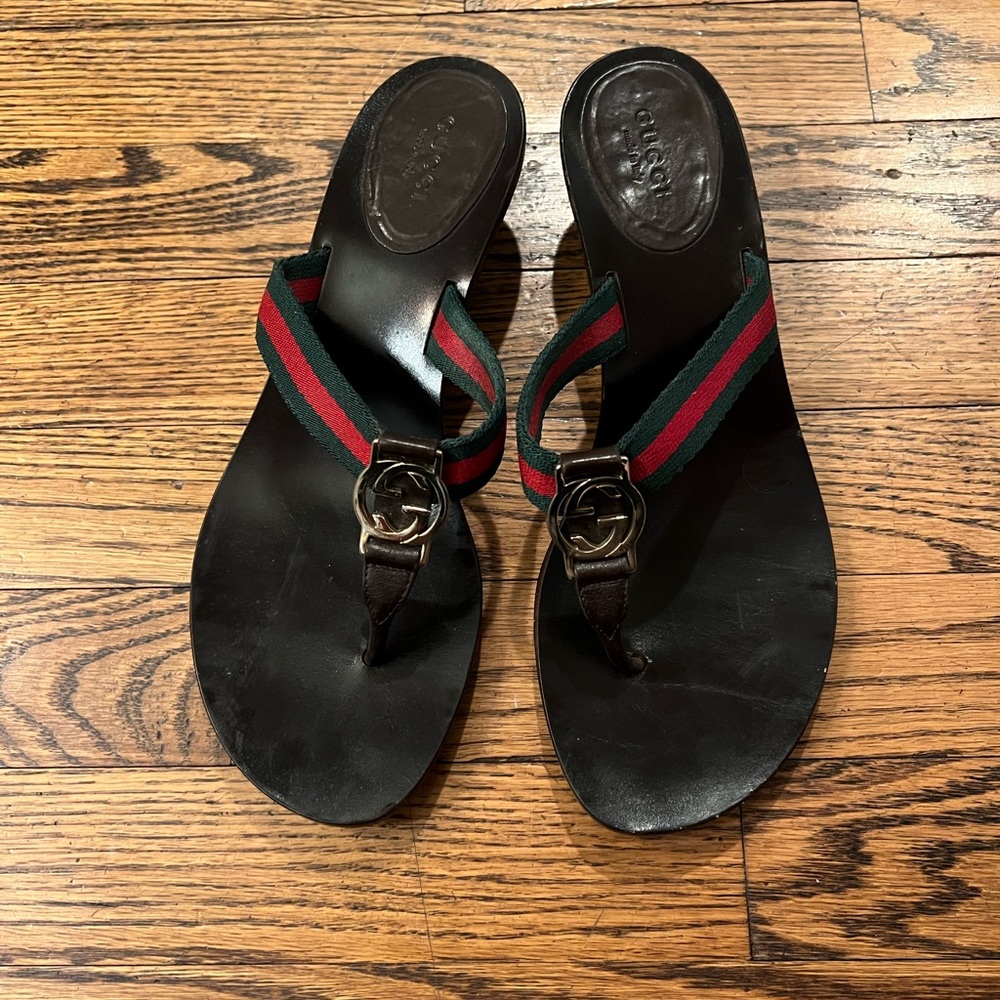 Authentic Gucci kitten heel flip flop